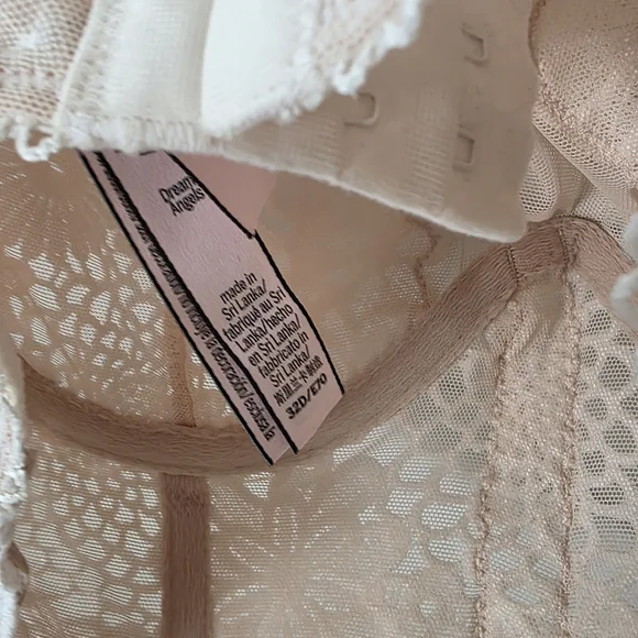 NWT- Victoria's Secret Cream Lace Bralette and Panty Set- SZ 32D/S - Picture 8 of 8